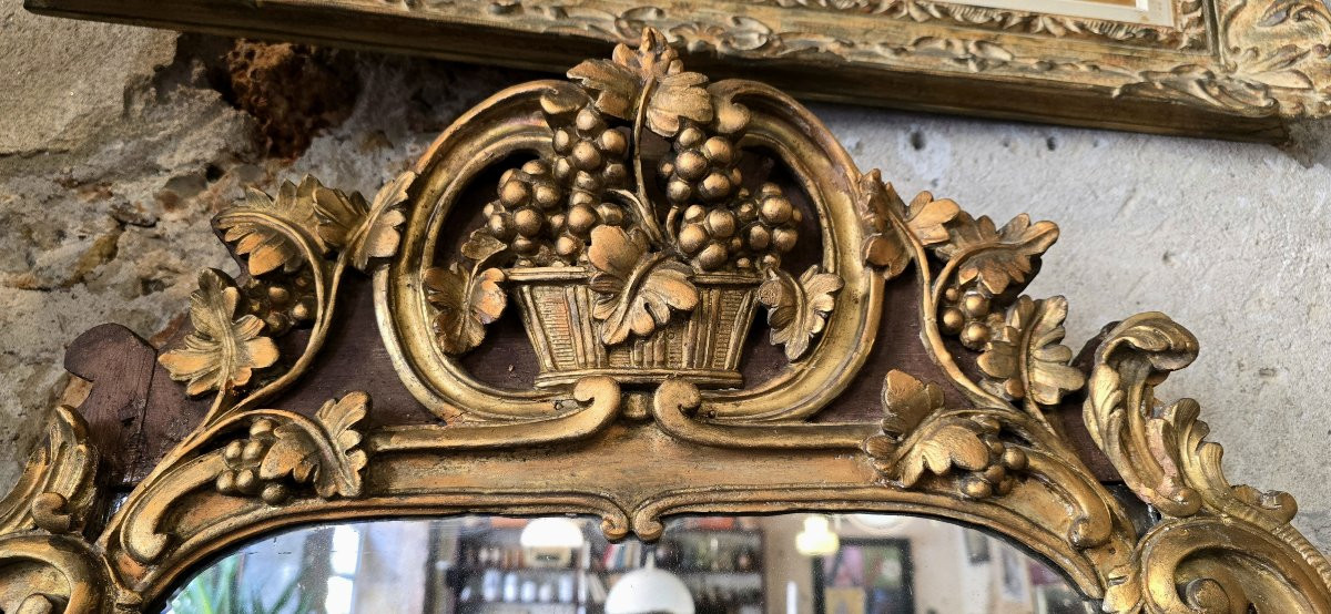 Miroir d’époque Louis XV en bois doré et stuc à la feuille XVIIIe -photo-2