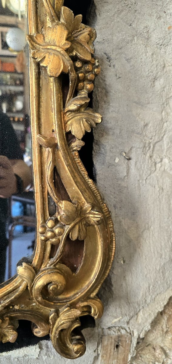 Miroir d’époque Louis XV en bois doré et stuc à la feuille XVIIIe -photo-4