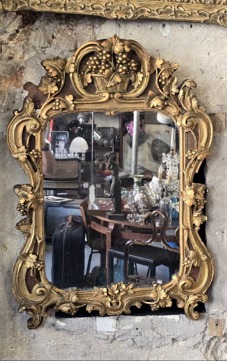 Miroir d’époque Louis XV en bois doré et stuc à la feuille XVIIIe -photo-3