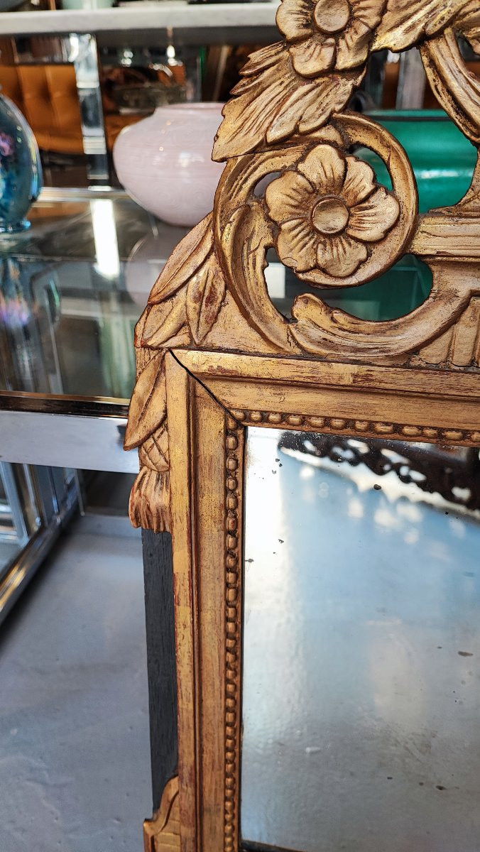 Miroir Louis XIV en bois sculpté doré époque XVIII - 75 cm-photo-1