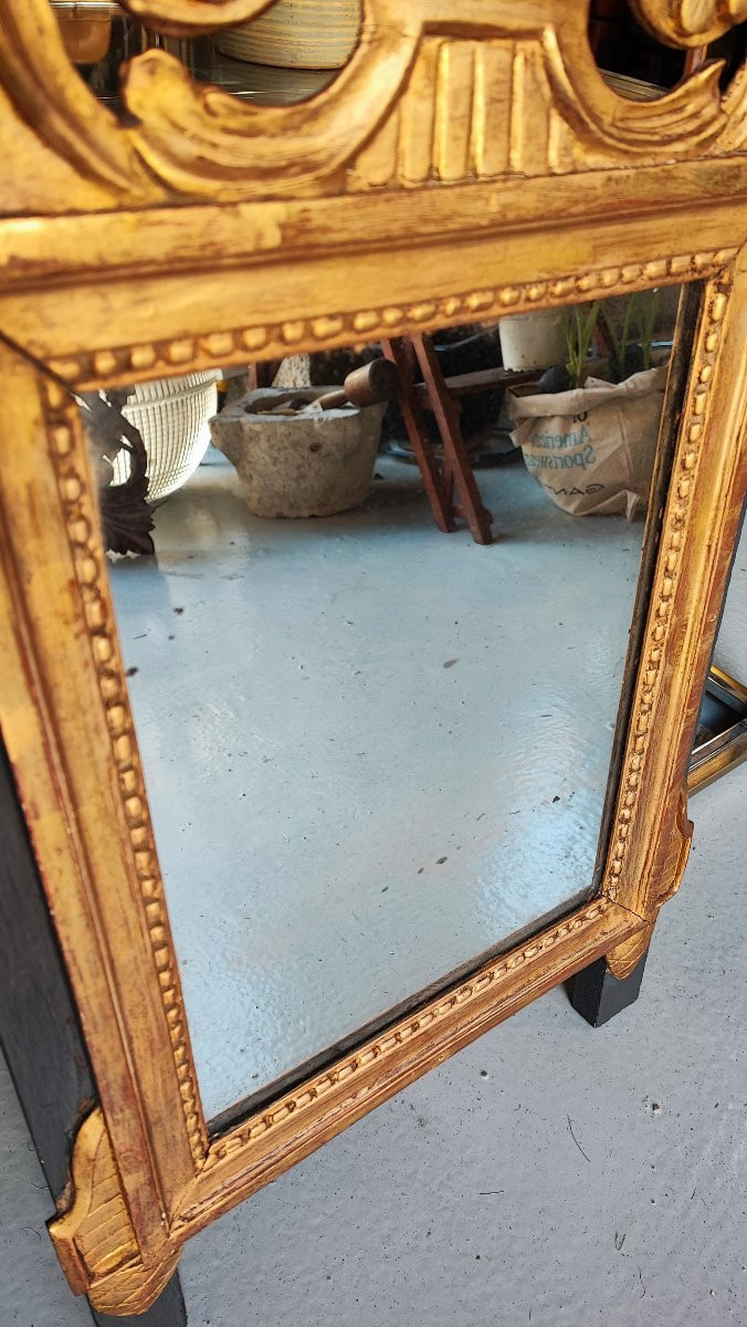 Miroir Louis XIV en bois sculpté doré époque XVIII - 75 cm-photo-4