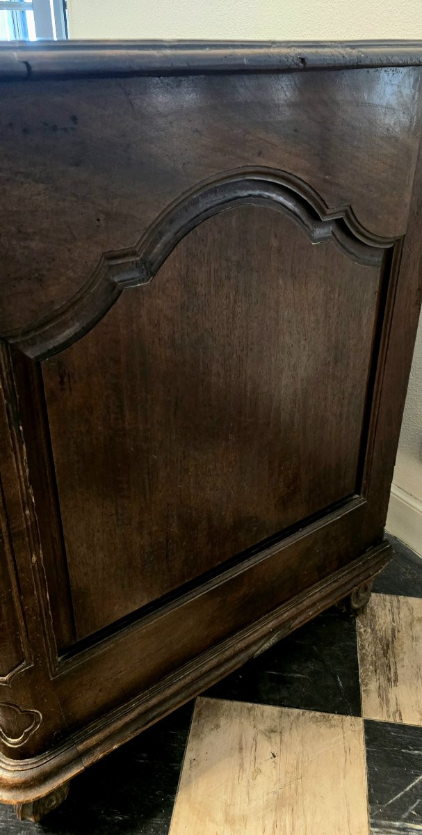 Commode arbalète en noyer massif, époque Louis XIV – début XVIIIᵉ siècle-photo-4