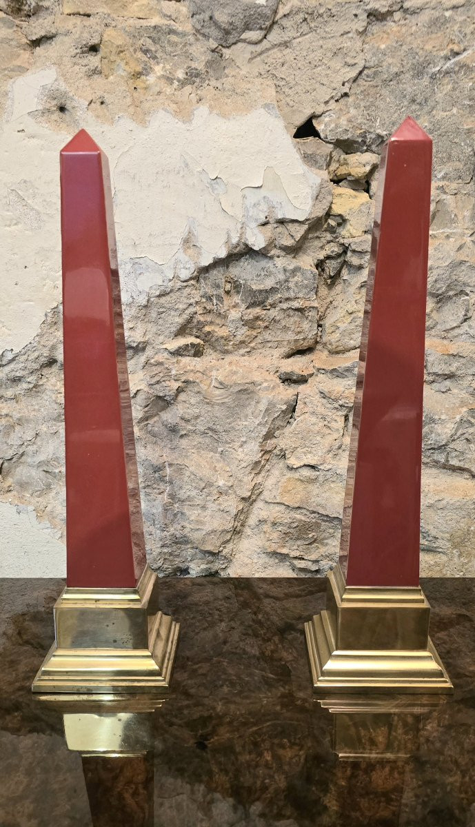 Jacques Charpentier (1918-1986) - Pair Of Red Resin Obelisks-photo-3