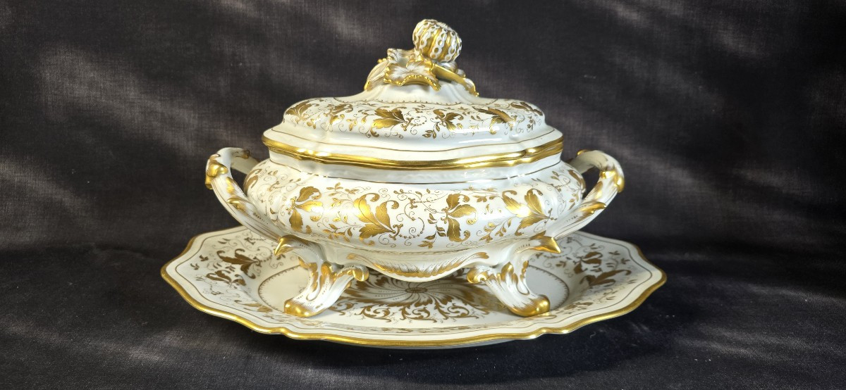 Le Tallec (paris) - Covered Tureen And Its Stand In Porcelain – Gilded Vegetal Decoration 