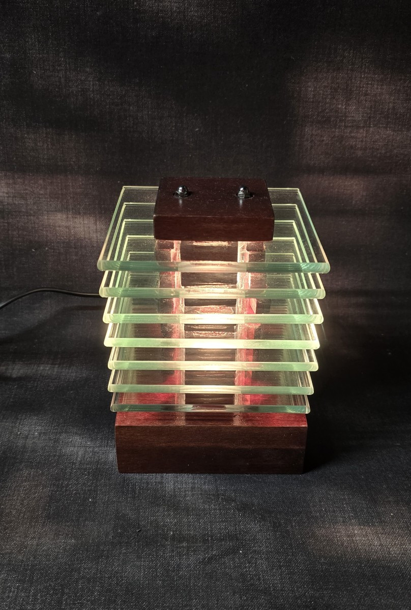 Lampe de table, dans le gout de Desny Demeter