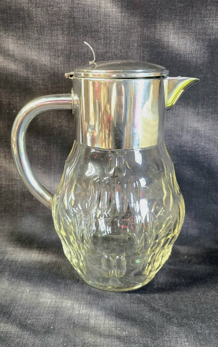WMF  pichet / verseuse  en verre moulé et métal argenté avec filtre – vers 1930-1945