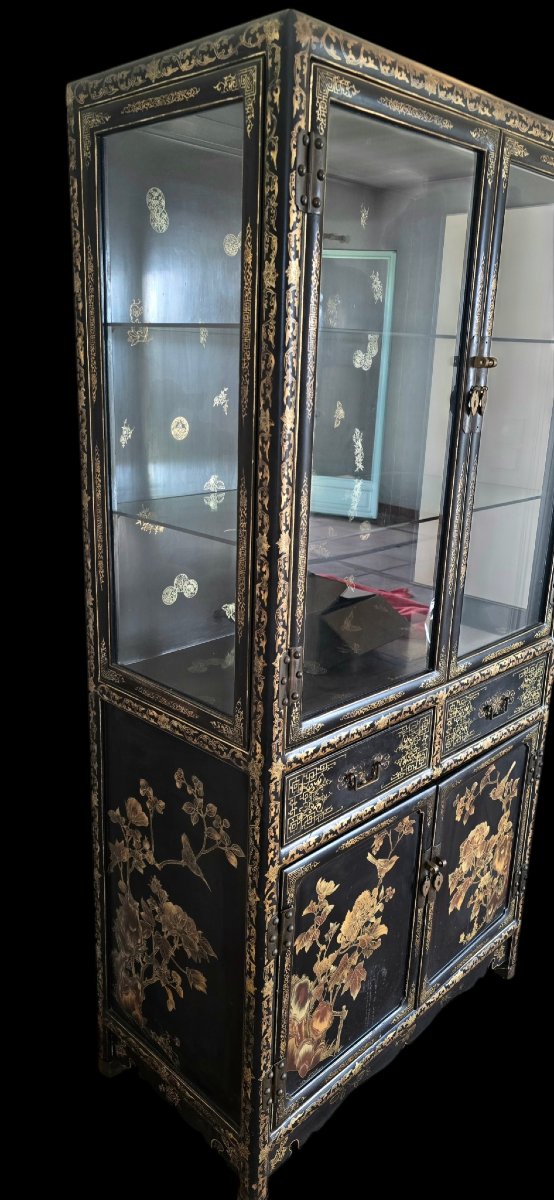 Vitrine chinoise laquée noire décor doré peint à la main – milieu XXe siècle-photo-1