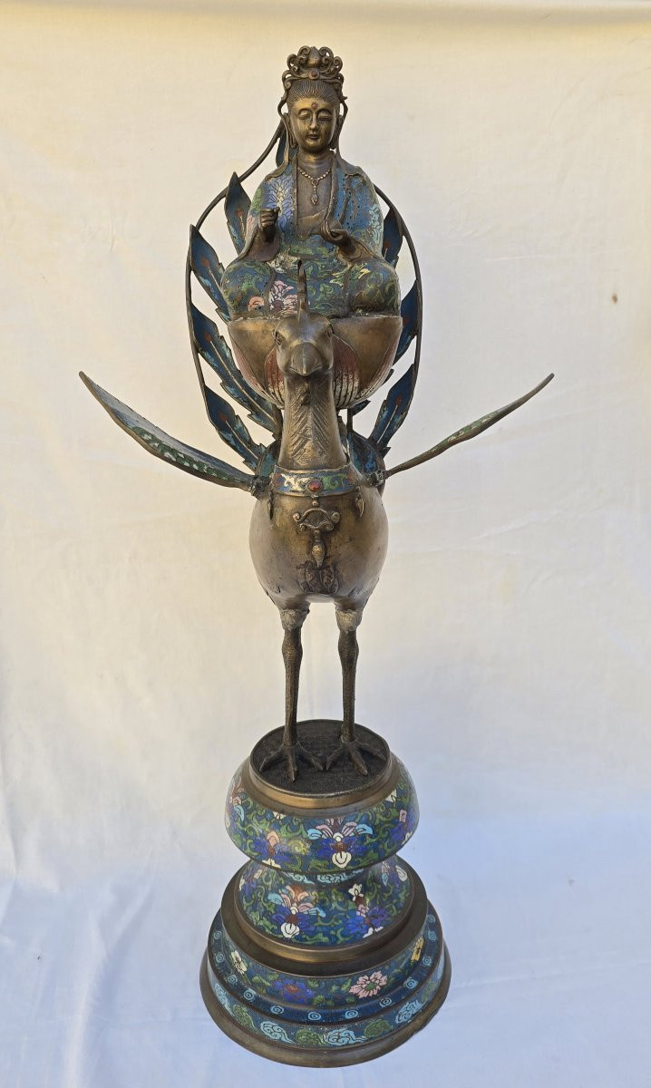 Statue en bronze et émaux cloisonnés représentant Guanyin sur paon – Chine – H 82 cm-photo-2