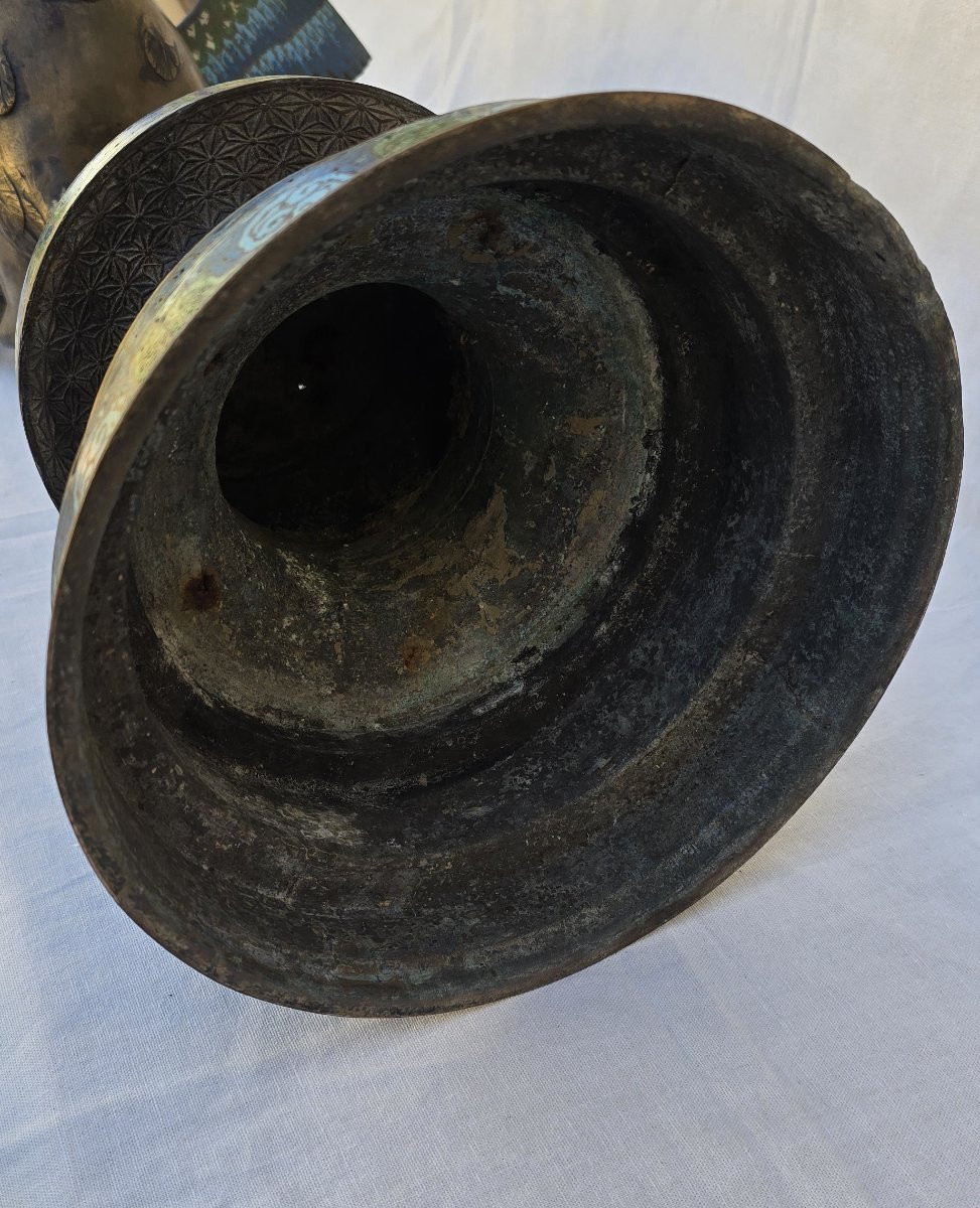 Statue en bronze et émaux cloisonnés représentant Guanyin sur paon – Chine – H 82 cm-photo-7