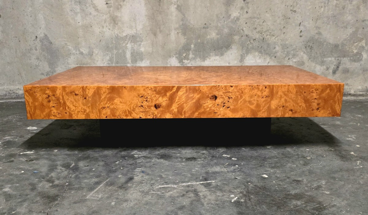 Table basse Jean-Claude Mahey pour Roche Bobois, placage de loupe d’orme, années 70