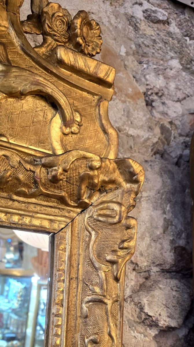 Miroir d’époque Régence à fronton en bois sculpté et doré à la feuille – XVIIIe siècle-photo-4