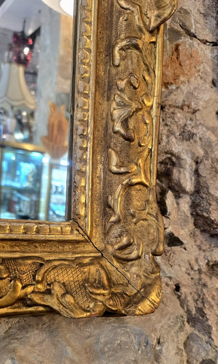 Miroir d’époque Régence à fronton en bois sculpté et doré à la feuille – XVIIIe siècle-photo-1
