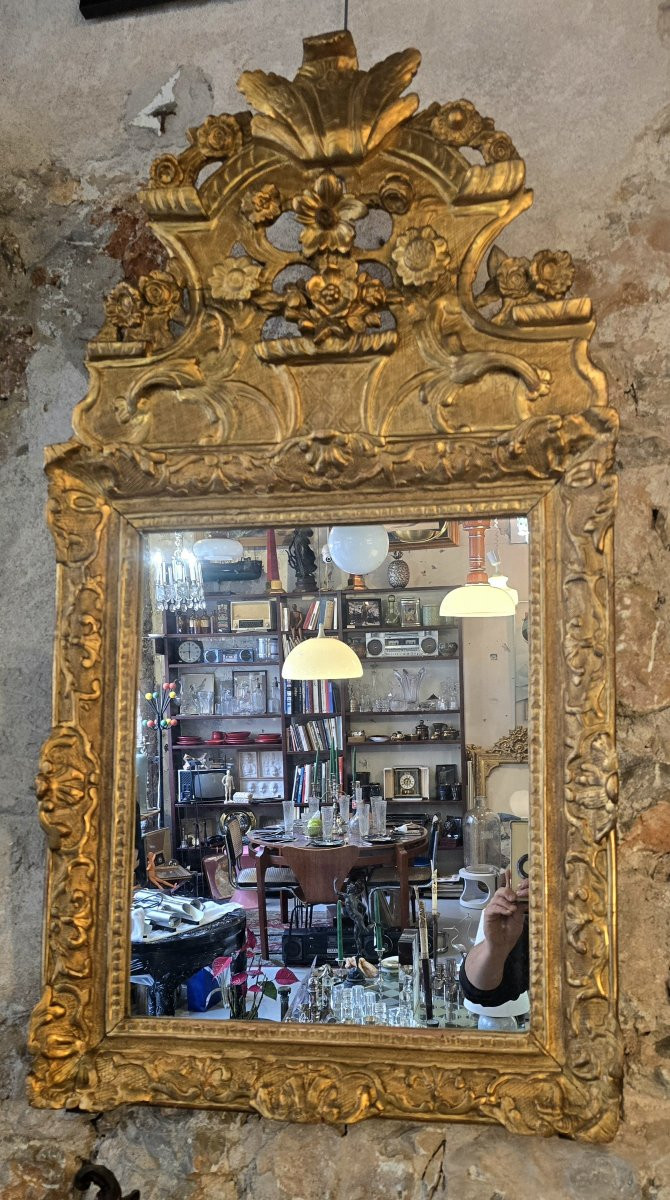 Miroir d’époque Régence à fronton en bois sculpté et doré à la feuille – XVIIIe siècle-photo-3