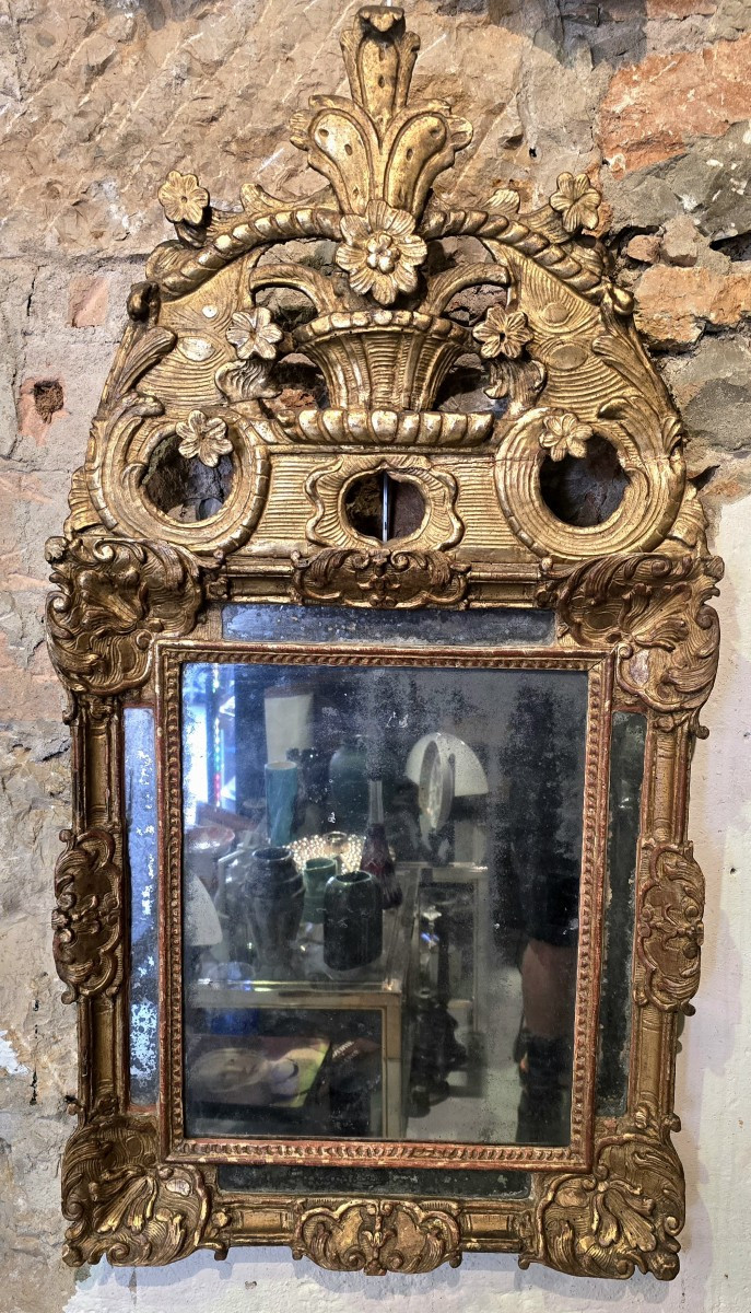 Regency Period Mirror With Carved And Gilded Wood Pediment - 18th Century