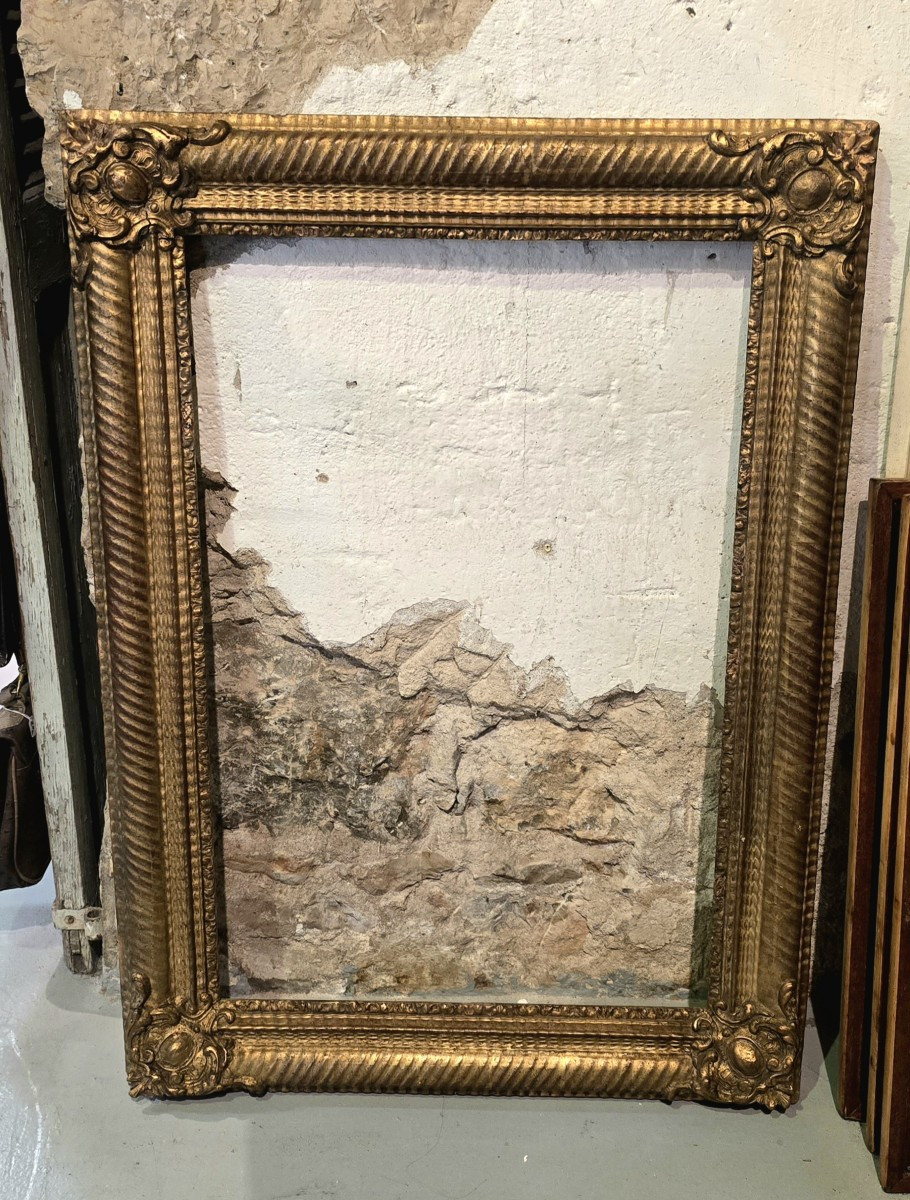 Cadre ancien en bois et stuc doré de style Louis XV – XIXe siècle – 103 x 76 cm
