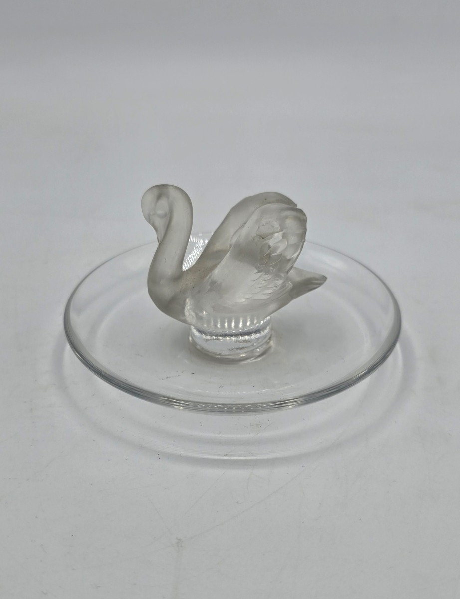 Lalique - Crystal Baguier With Swan Decoration, 20th Century