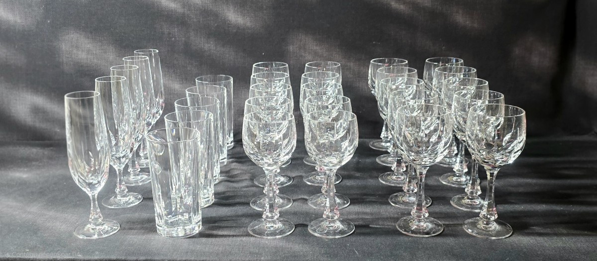 Service de verres en cristal taillé Maison Klein Baccarat France – 30 pièces