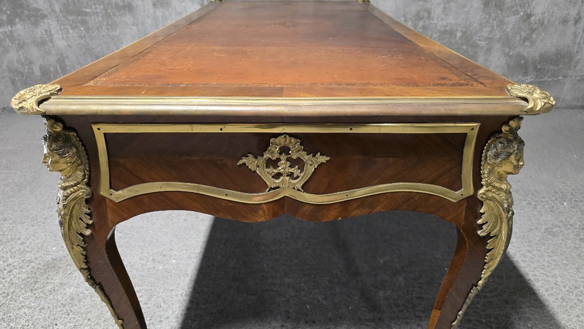 Large, Flat Louis XV-style Desk Made Of Mahogany, With Marquetry, Leather, And Gilded Bronze – 19th/20th Centuries-photo-3