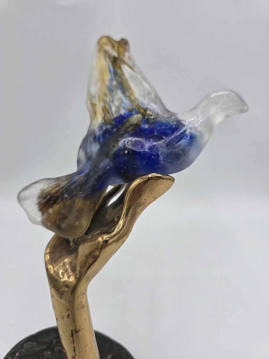 Sculpture Yves Lohé « Main à l’oiseau » – Bronze et pâte de verre – 2003-photo-2