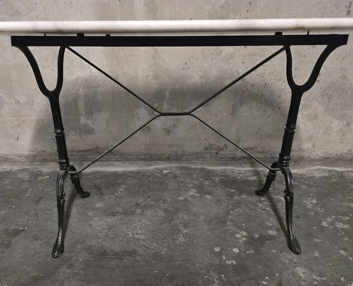 Table bistrot ovale en marbre blanc et piètement en fonte noire - 120 cm  -photo-3