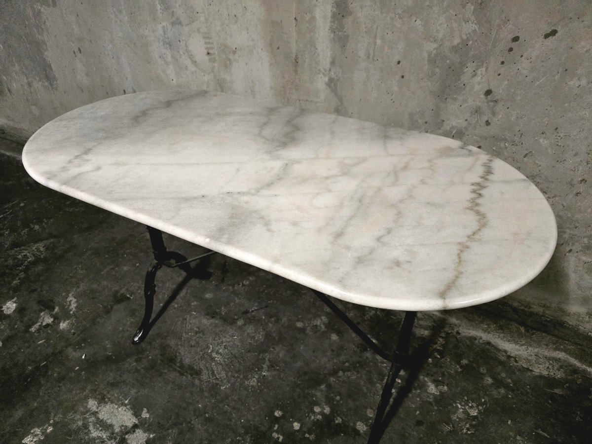 Table bistrot ovale en marbre blanc et piètement en fonte noire - 120 cm  -photo-1