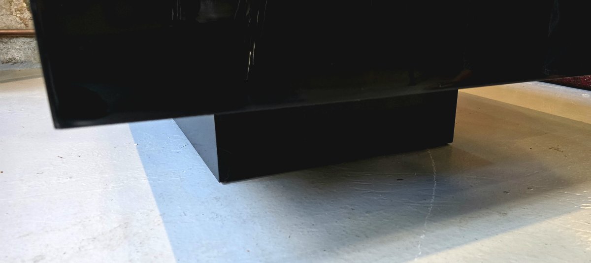 Jean-claude Mahey, Attributed To – Black Lacquer And Brass Coffee Table, Maison Romeo, 1970-photo-1