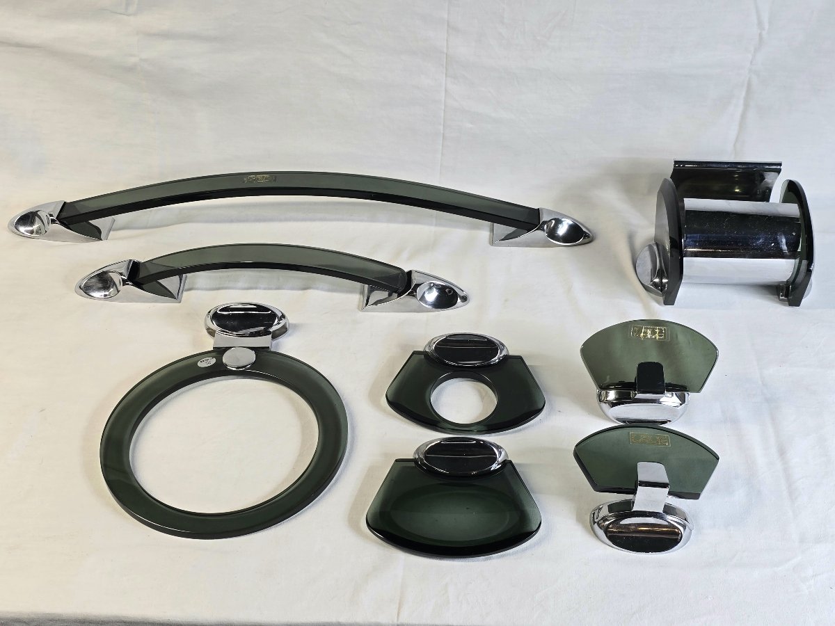Ensemble de 8 accessoires de salle de bain vintage, dans l'esprit de Fontana Arte 1960/70