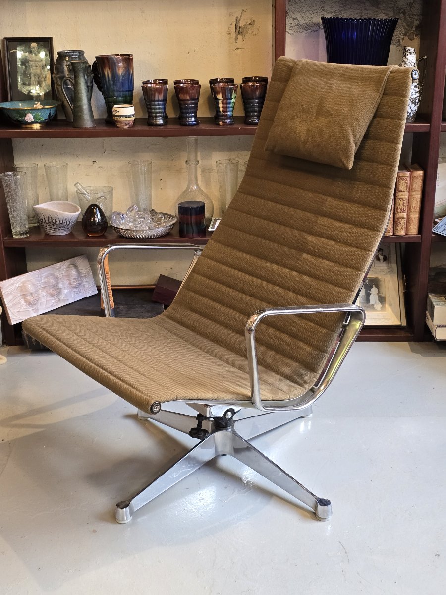 Charles & Ray Eames - Fauteuil lounge EA 124 - Aluminum Group,  Herman Miller vers 1960/70-photo-3