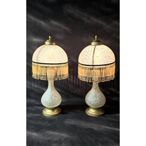 Paire de lampes de table vintages en verre moucheté avec franges – hauteur 53 cm