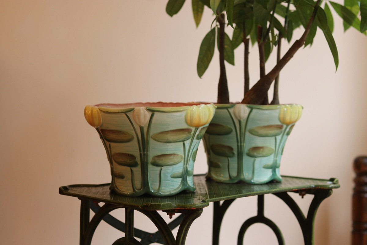 Paire de cache-pots Art Nouveau en barbotine, manufacture Saint-Clément, vers 1900-photo-3