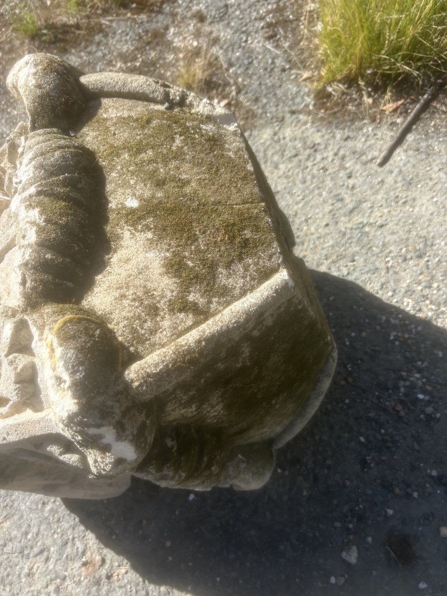 Stone Carving: Antique Capital, Top Of A Pillar, Castle, Mansion-photo-2