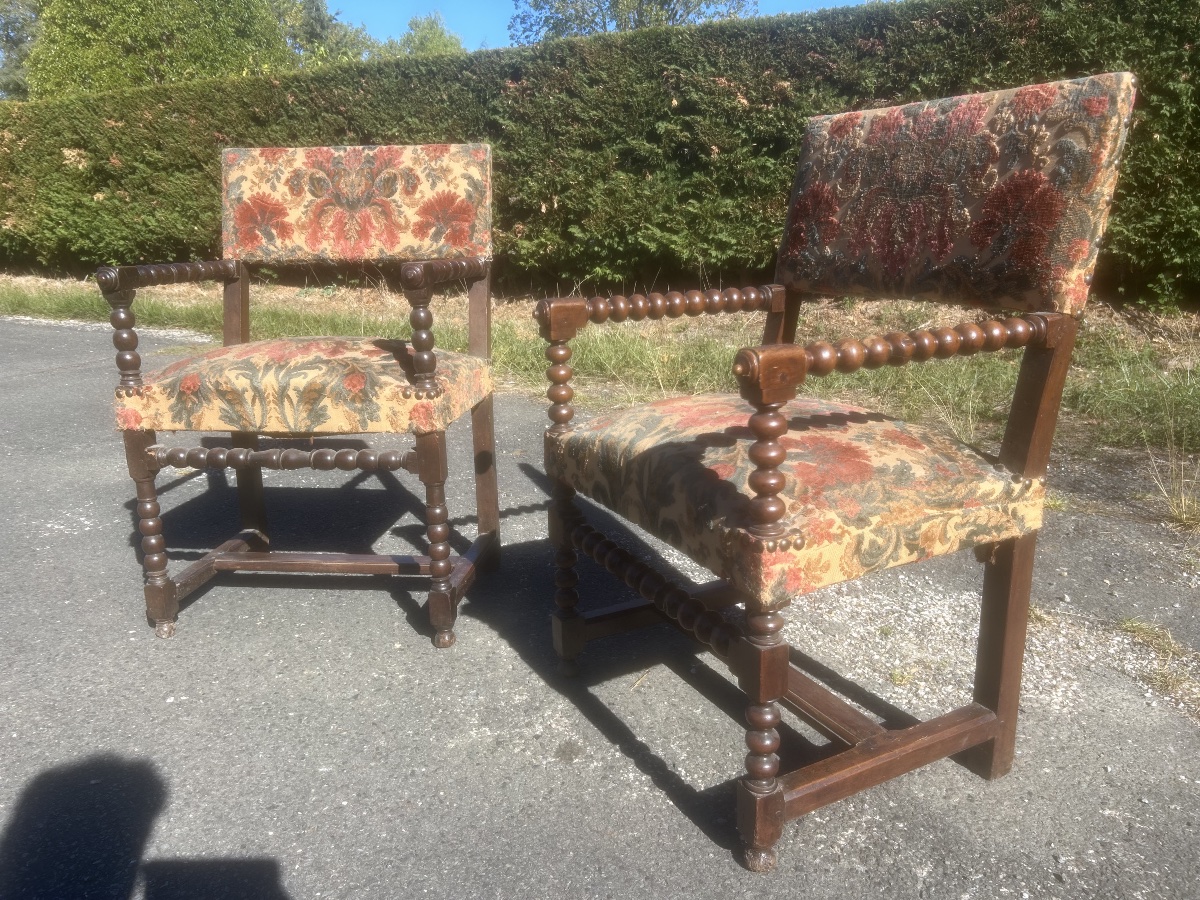 Fausse Paire de Fauteuil à Bras Haute Epoque Louis XIII Belier Château