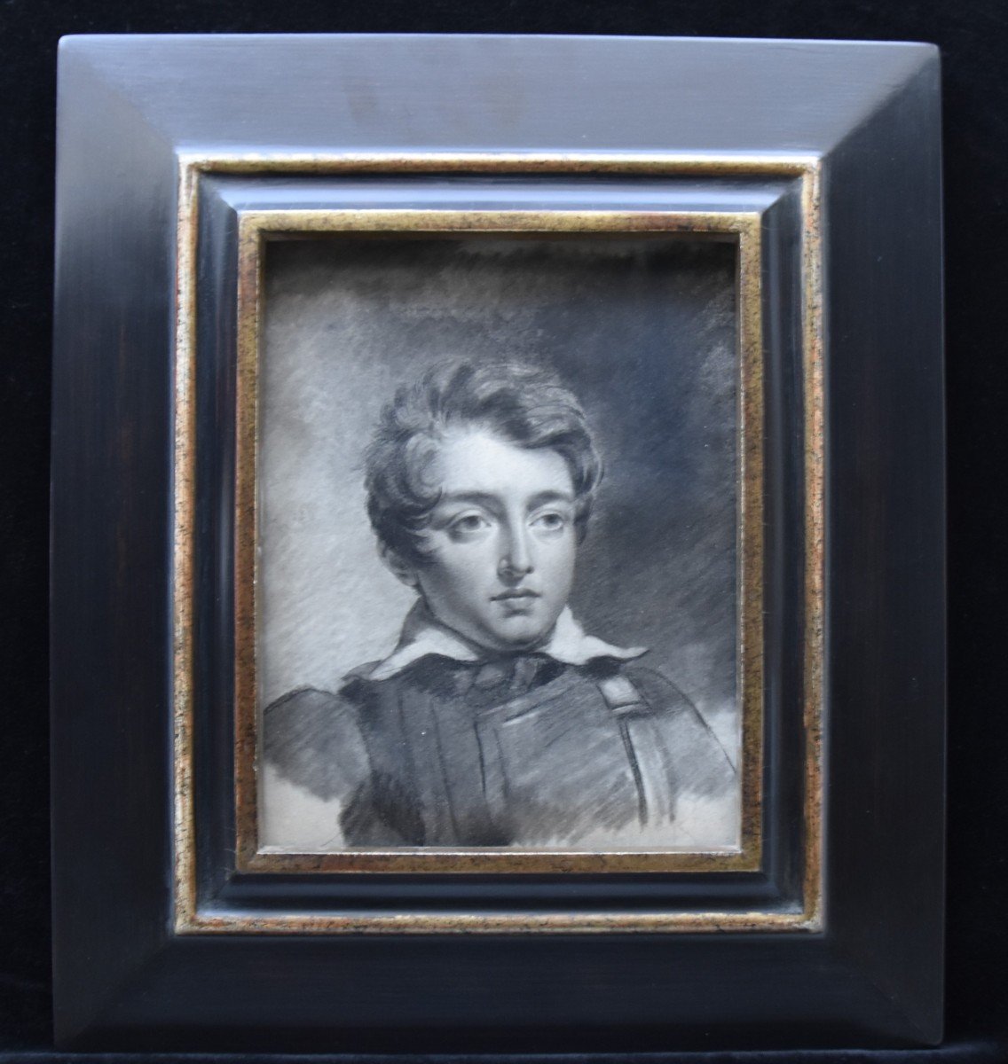 École romantique française, vers 1840 Portrait d'un jeune homme,  fusain sur papier-photo-2