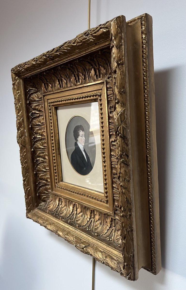 Ecole allemande (?) du début du XIXe siècle,  Portrait d'un jeune homme portant des lunettes,  -photo-1