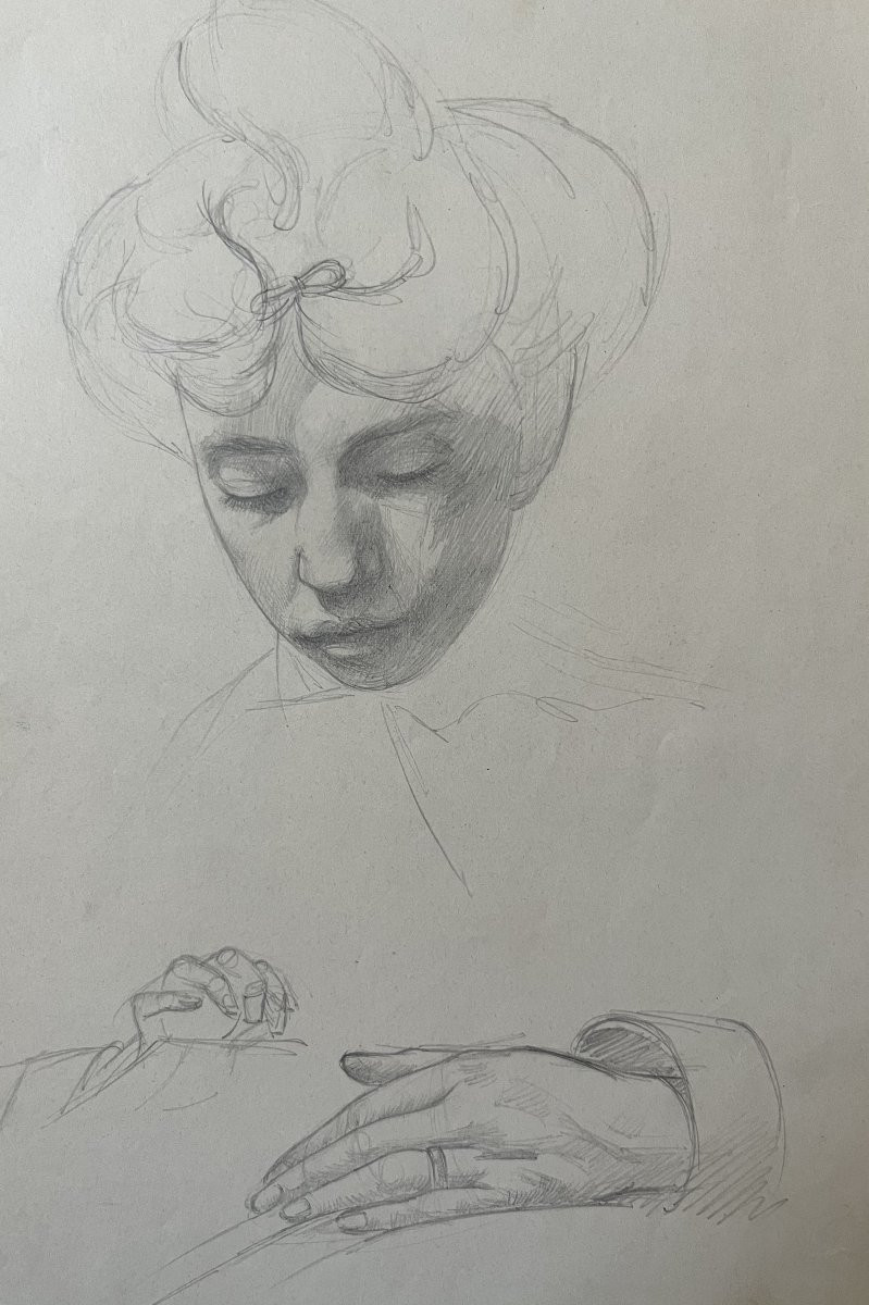 André Eugène Costilhes (1865-1940) Une jeune femme cousant, dessin -photo-1