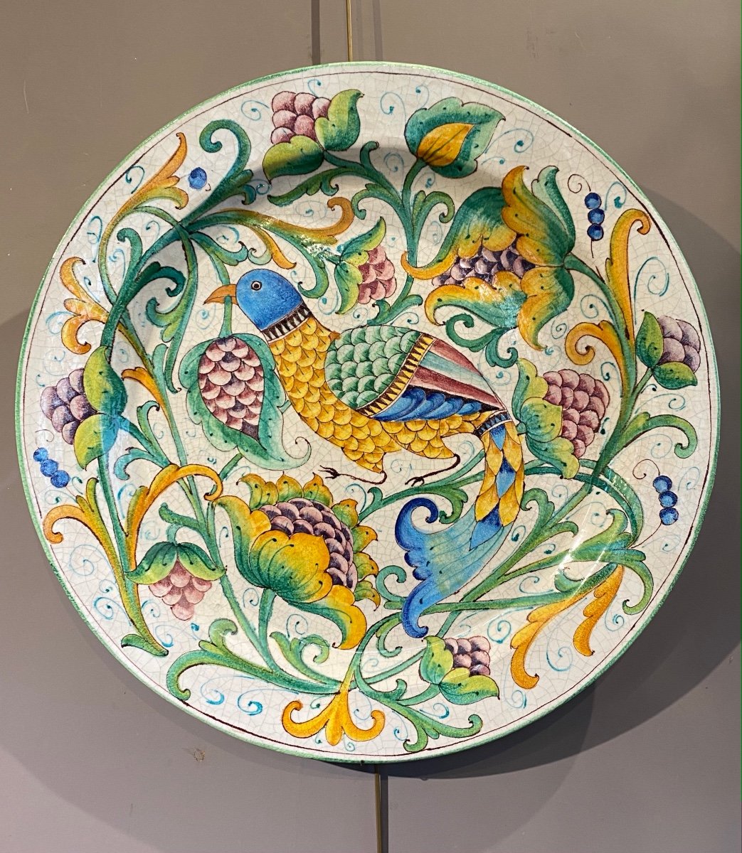 Grand Plat Décoratif En Faïence, Au Décor d'Oiseau, 65 Cm De Diamètre, Italie.