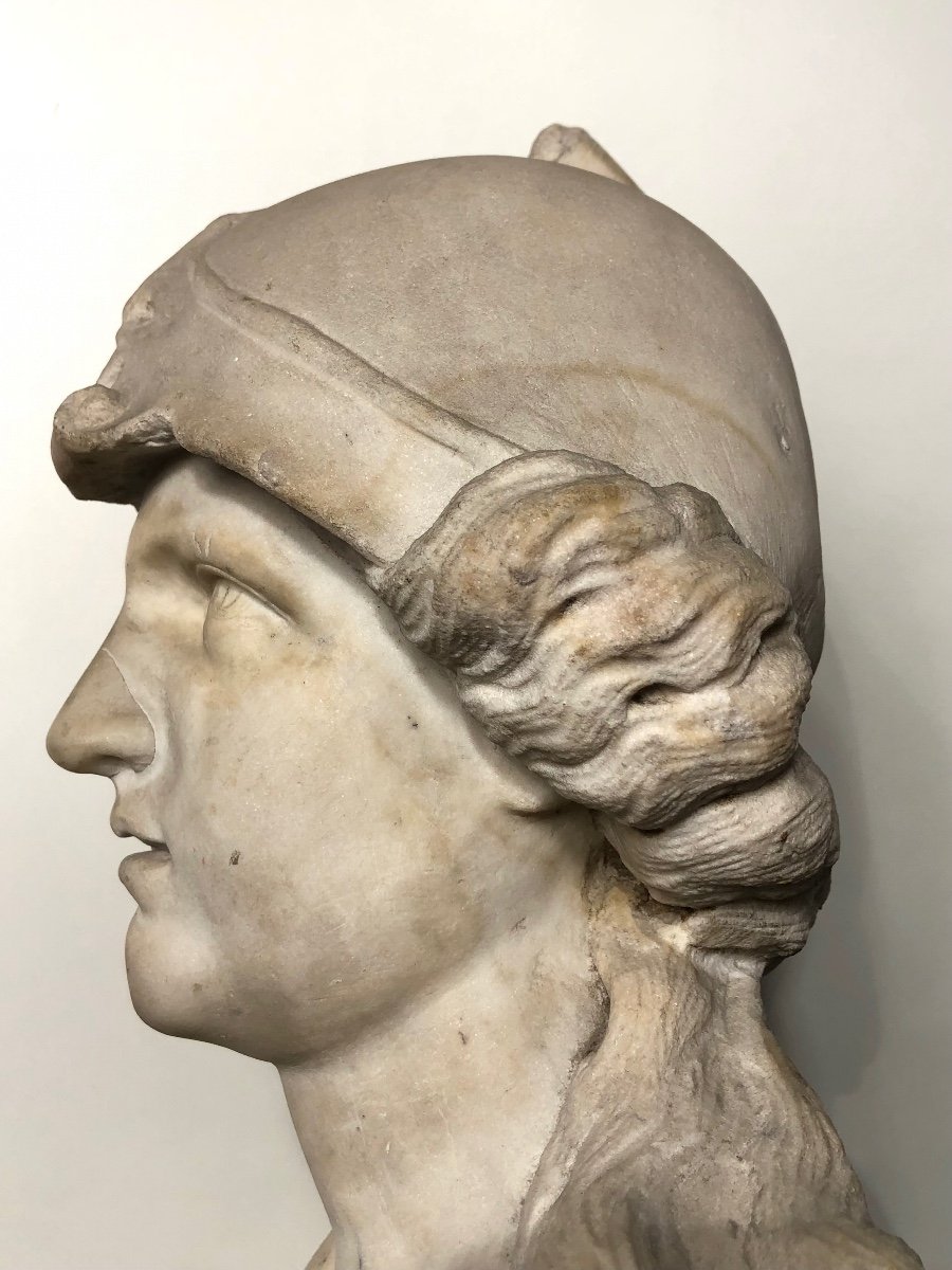 Marble Bust Of Minerva From The 17th Century. -photo-4