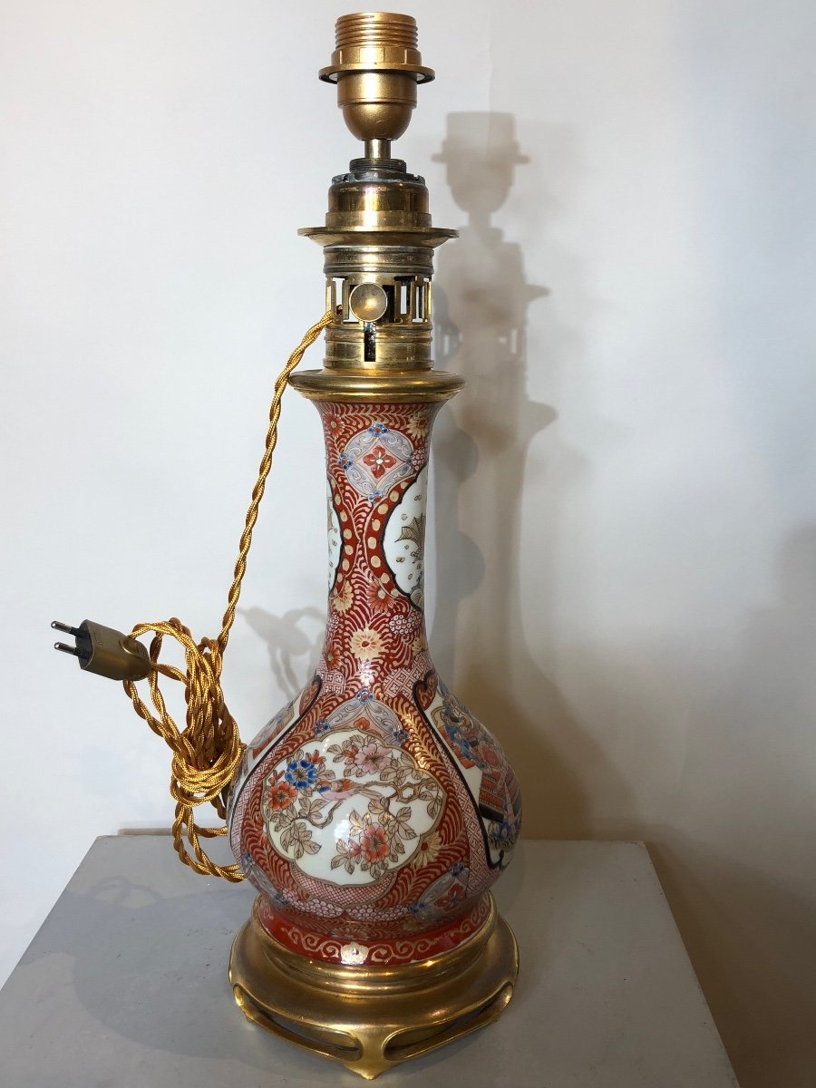 Paire De Lampes à Pétrole Montées En Porcelaine Et Bronze Doré. -photo-3