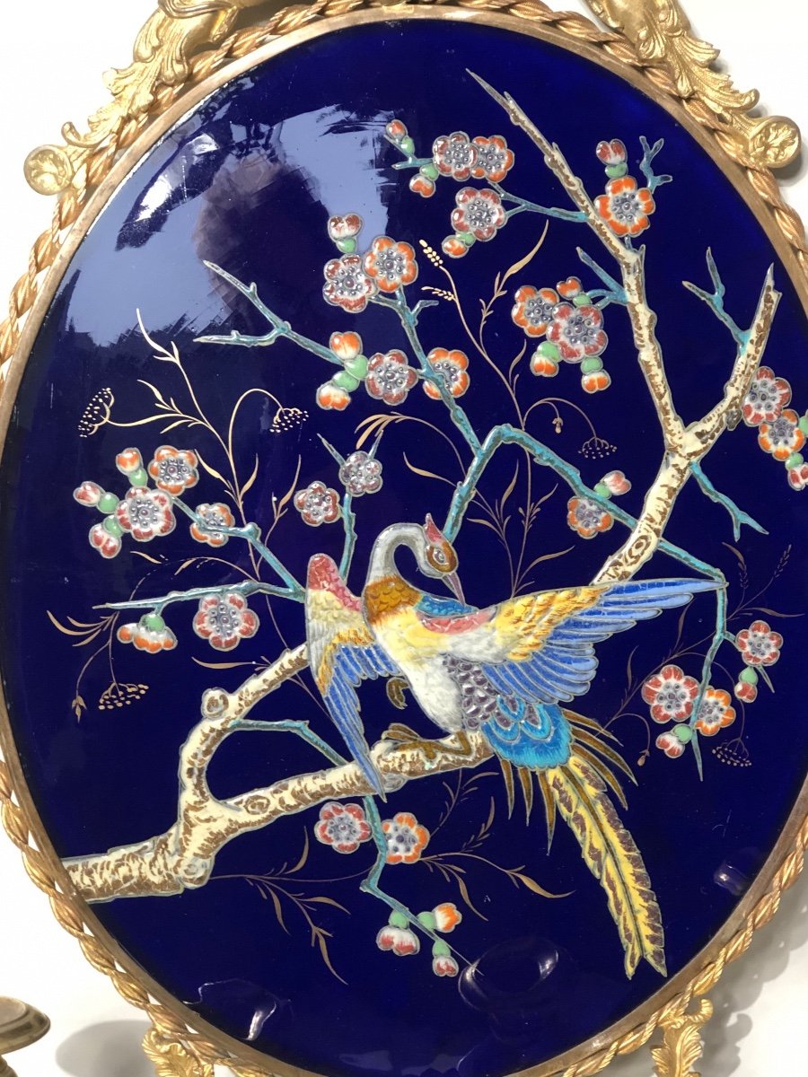 Paire D’appliques De La Fin Du XIX ème Siècle En Bronze Doré Et Porcelaine.  54 cm de hauteur. -photo-1