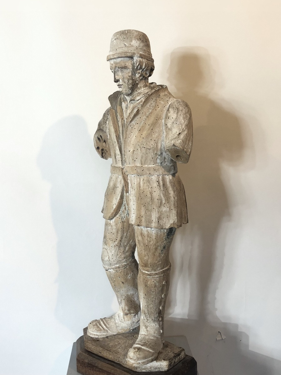 Statue représentant un bourgeois du XVIII ème siècle.-photo-2