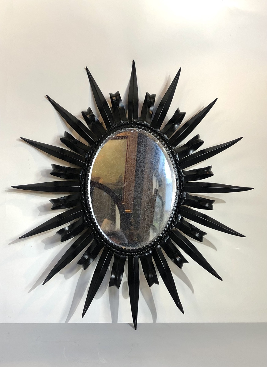 Miroir ovale en métal des années 1970. 