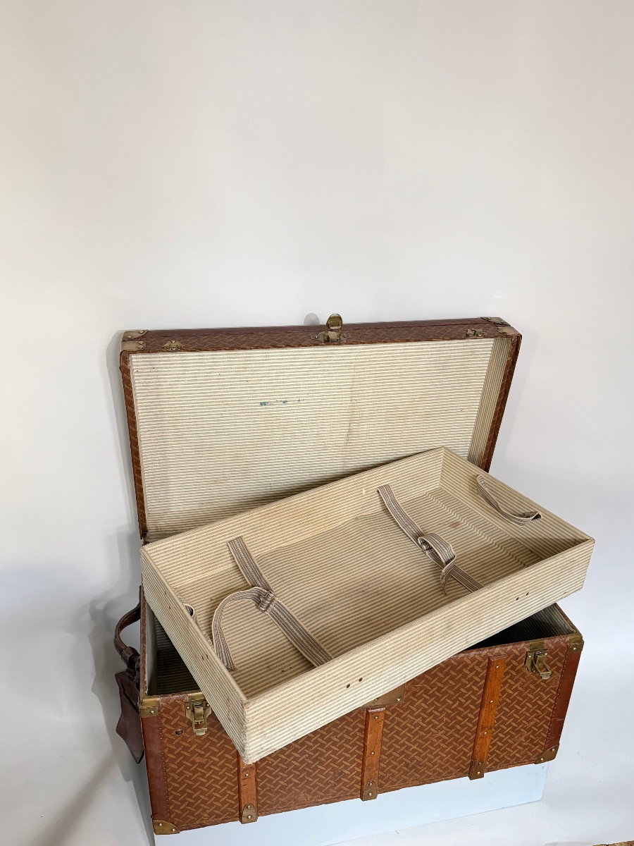 Travel Trunk From The Brand Suiis Graeser.-photo-2