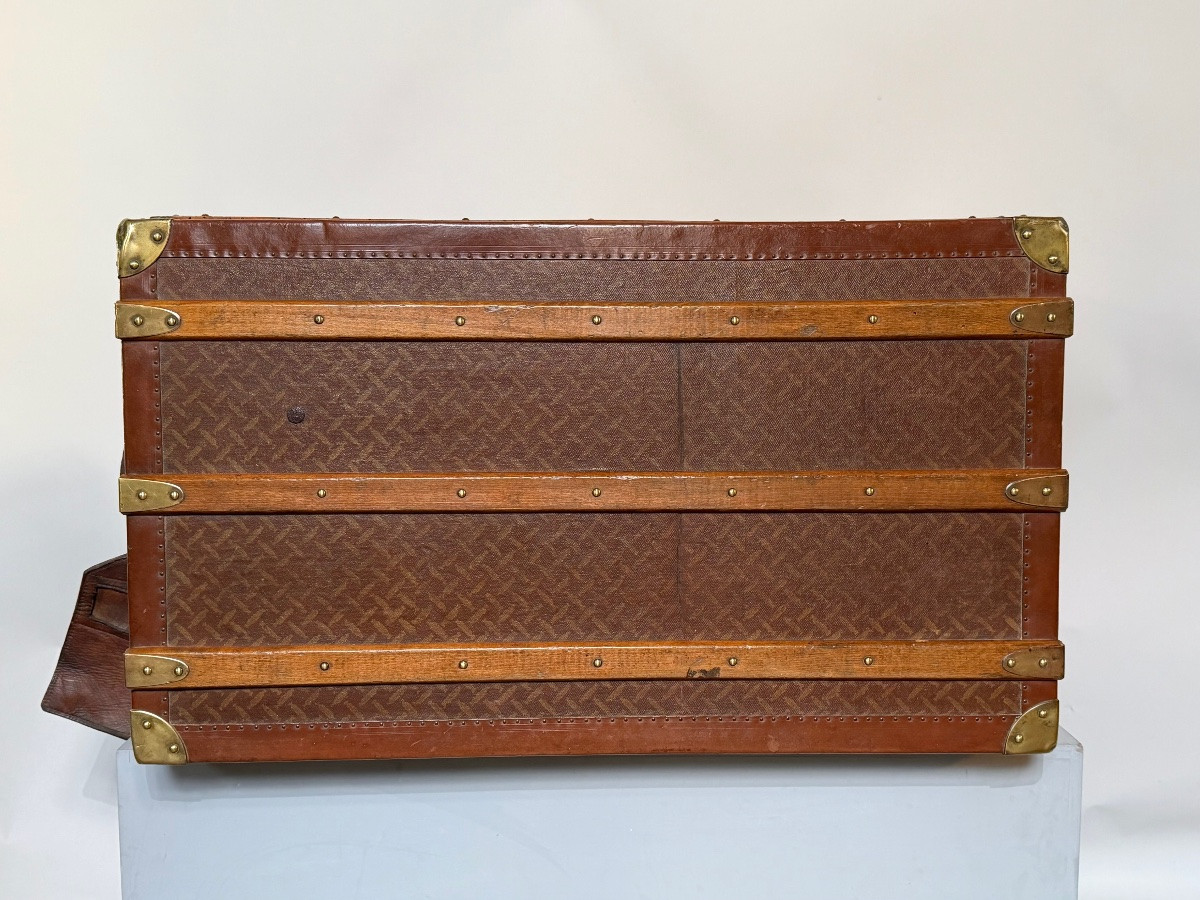 Travel Trunk From The Brand Suiis Graeser.-photo-8