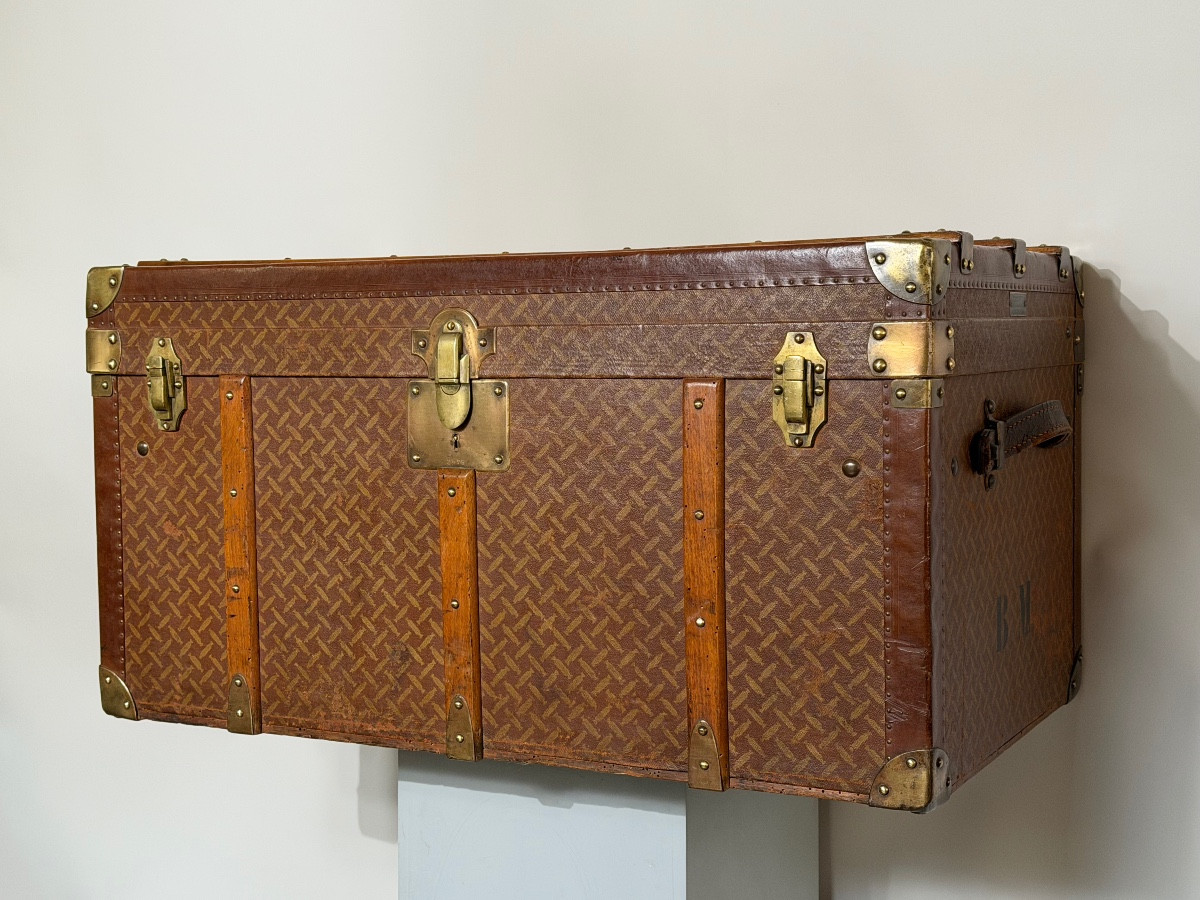 Travel Trunk From The Brand Suiis Graeser.