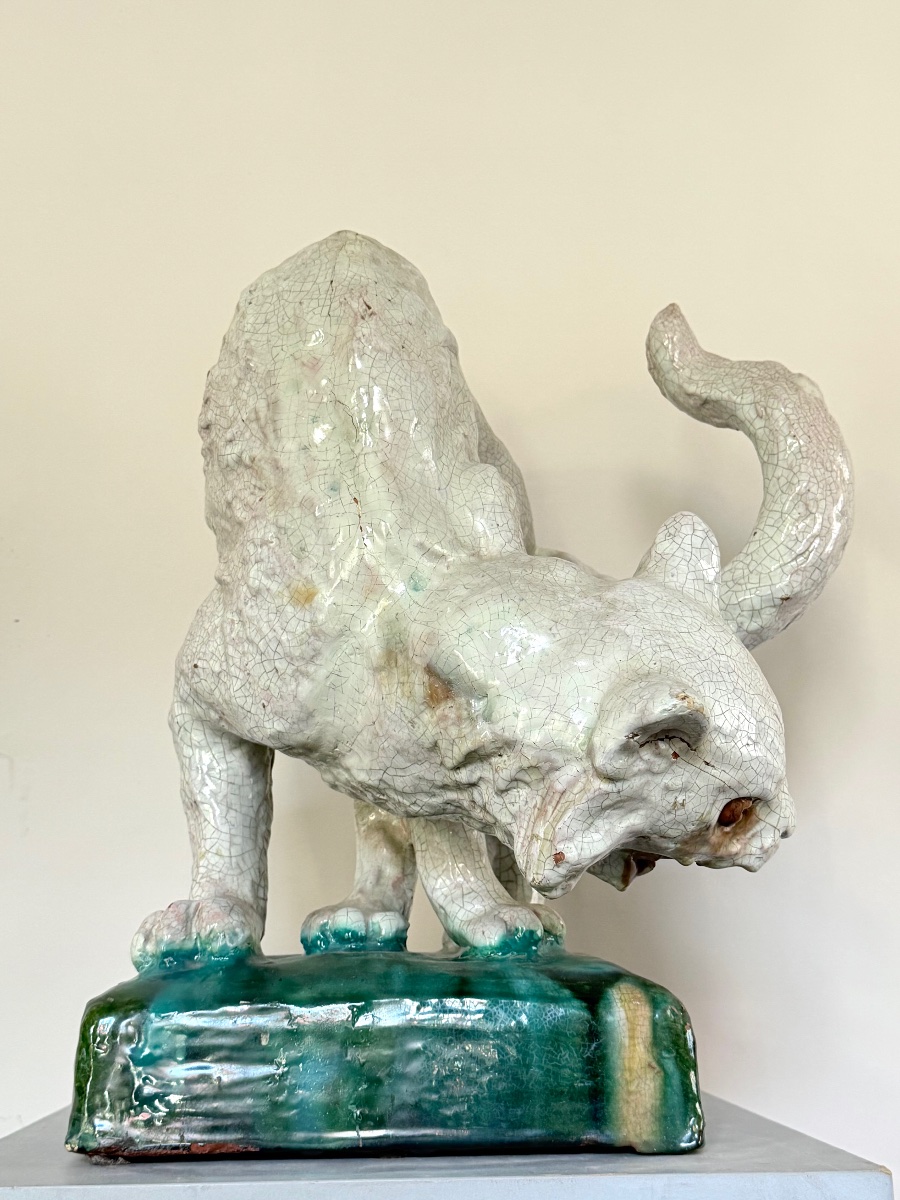 Chat en faïence du Mesnil de Bavent, artiste C. Langlois. 47 cm de hauteur. -photo-4