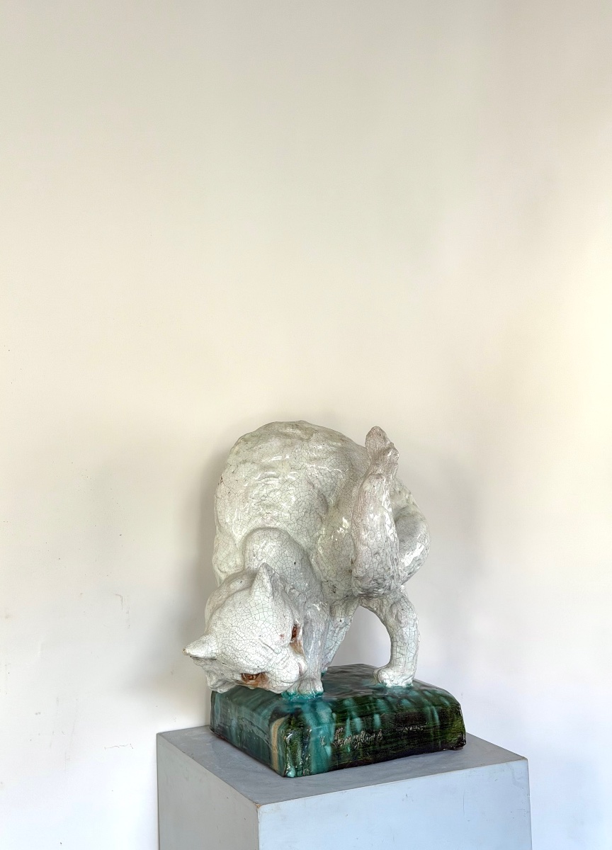 Chat en faïence du Mesnil de Bavent, artiste C. Langlois. 47 cm de hauteur. -photo-8