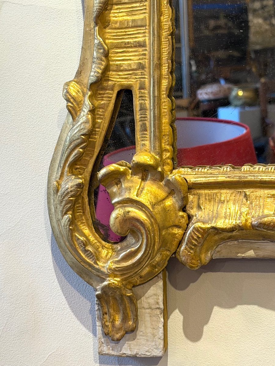 Miroir d'époque Louis XV en bois doré à l’or. -photo-3