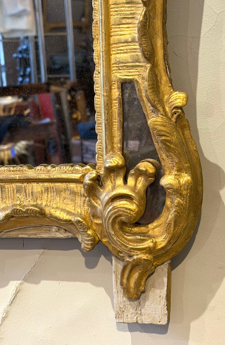 Miroir d'époque Louis XV en bois doré à l’or. -photo-4