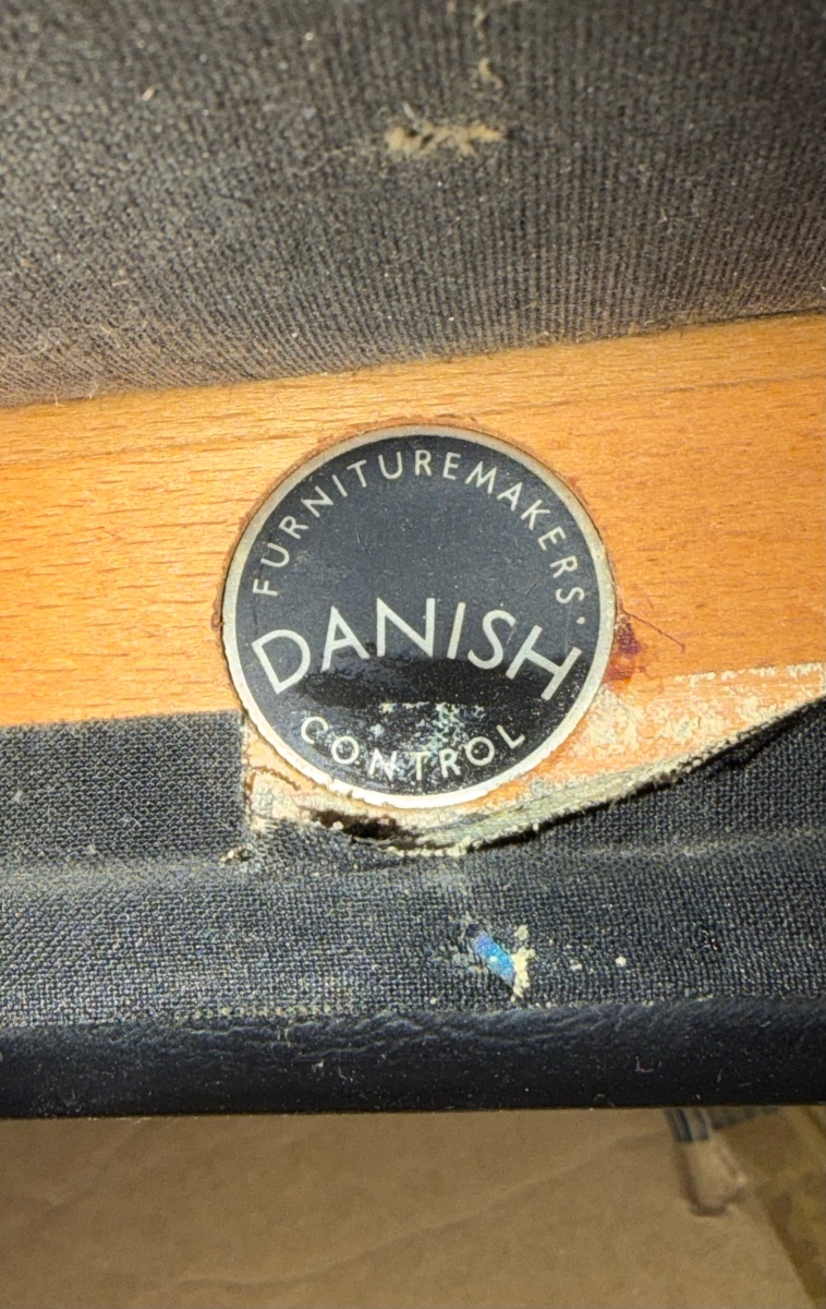 Paire de chaise Danoise en teck. Niels Otto Møller.-photo-4