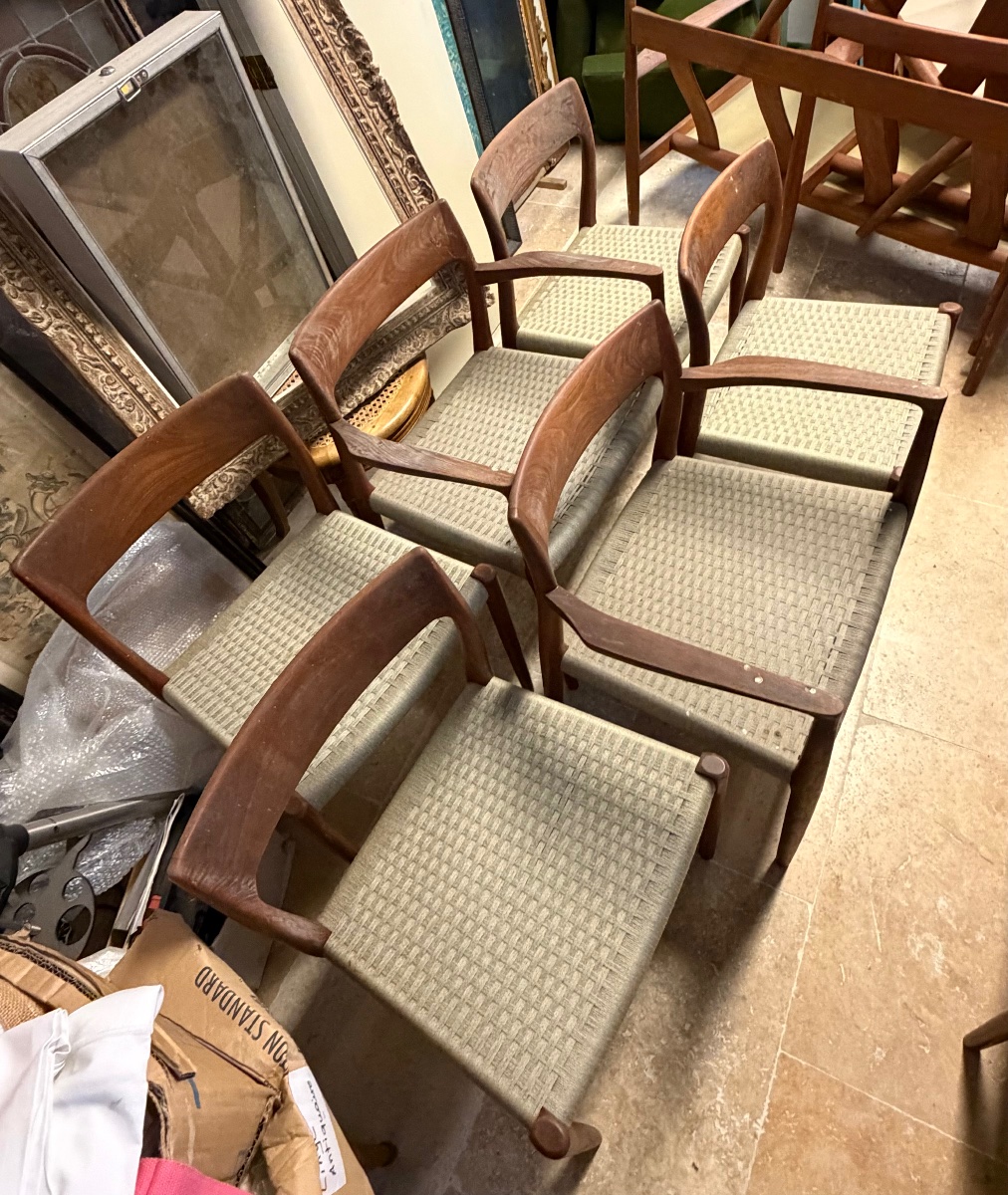Série de 4 chaises et 2 fauteuils de salle à manger.  Niels Otto Møller Modèle 57. -photo-3